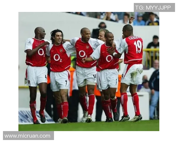 重庆足球队在钻石联赛中以77分稳居积分榜首位展现强劲实力